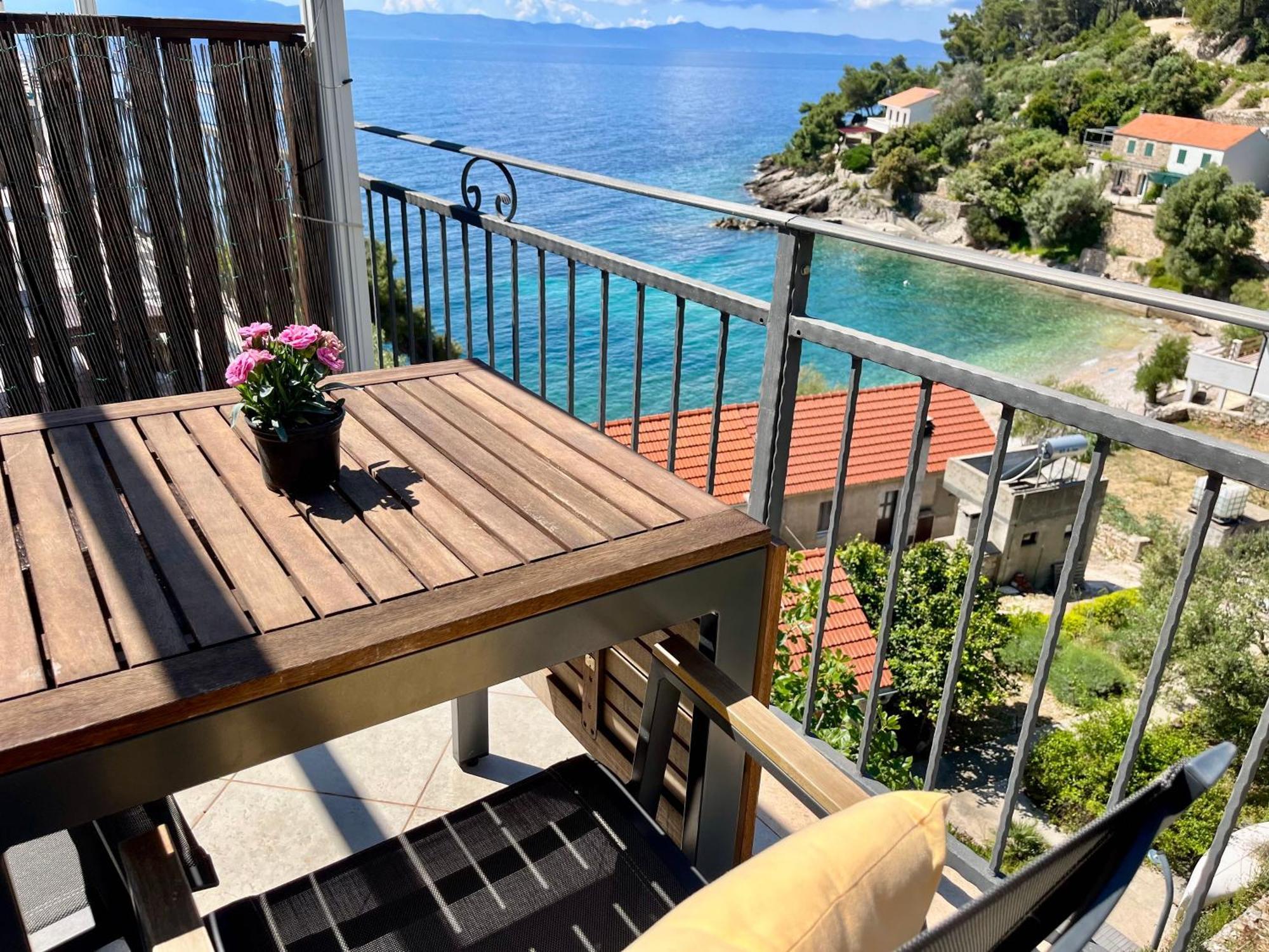 Paradise Apartments - Robinson Getaway Gdinj Экстерьер фото